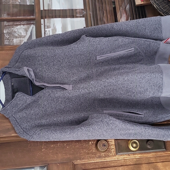 Under Armour half zip MINT CONDITION flecked...thick dressy look - Picture 3 of 8